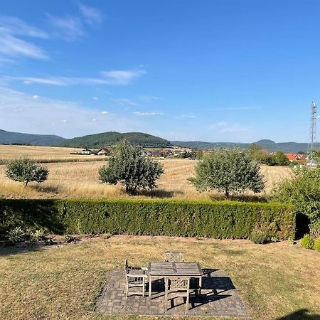 Ferienwohnung Leuchtbergblick Mit Terrasse Und Pkw Stellplatz Eschwege Exterior foto