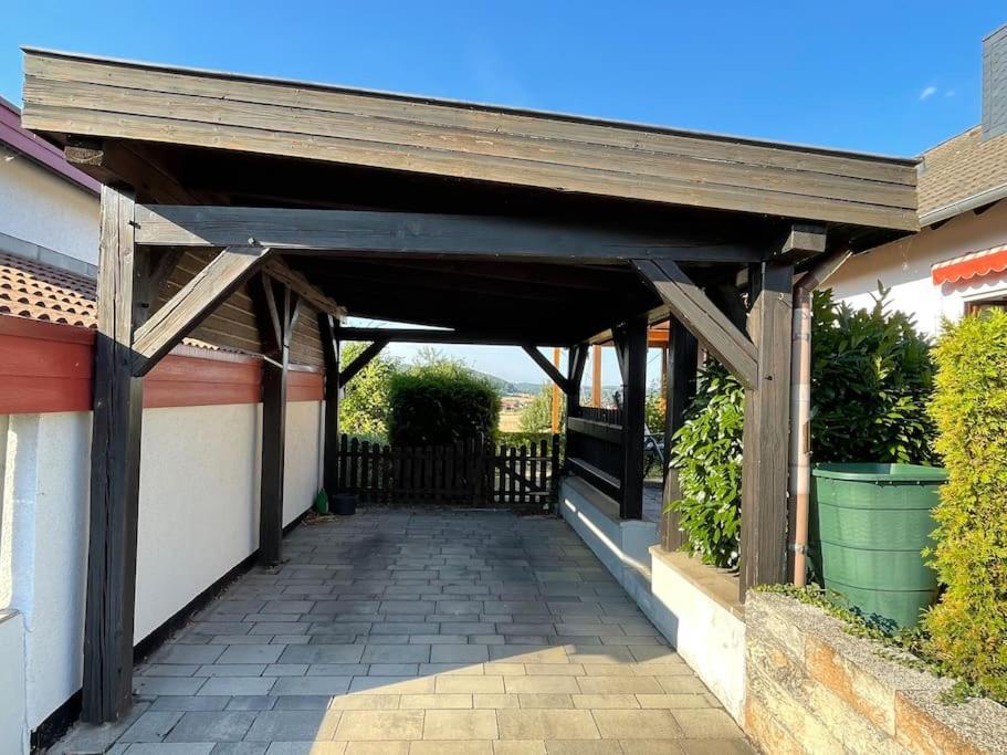 Ferienwohnung Leuchtbergblick Mit Terrasse Und Pkw Stellplatz Eschwege Exterior foto