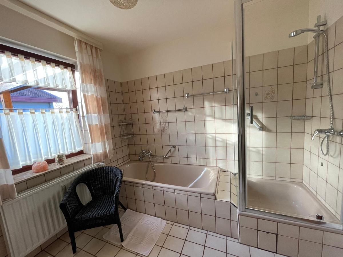 Ferienwohnung Leuchtbergblick Mit Terrasse Und Pkw Stellplatz Eschwege Exterior foto